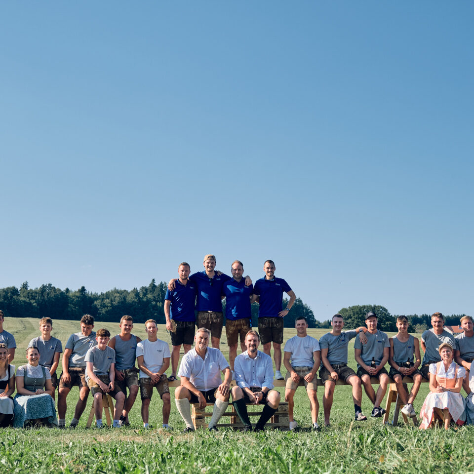 2026 Eder Holzbau Grillfeier Gruppenfoto